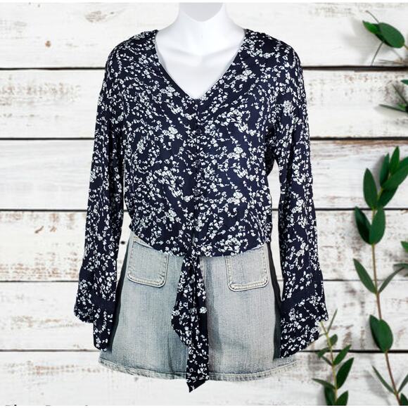 Freshman Blue/White Floral Print Crochet Trim Tie-Waist Blouse Size XS - Picture 6 of 6